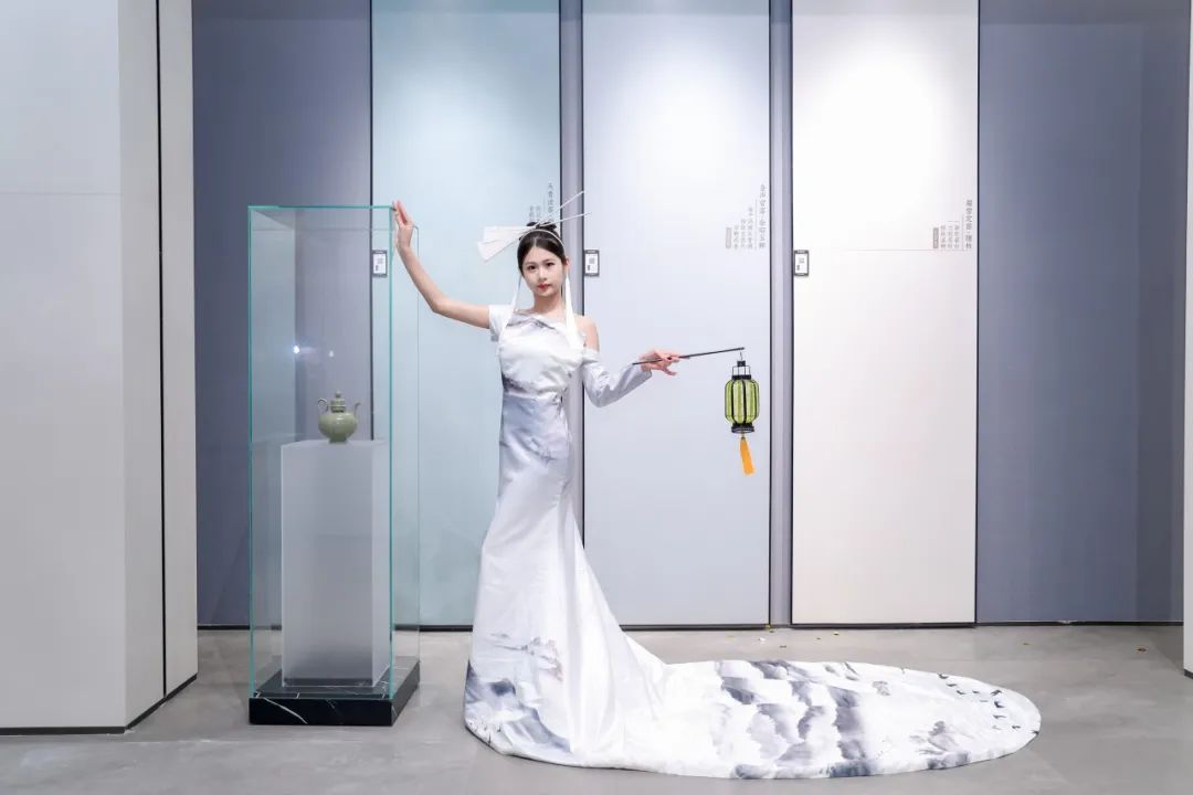 新鷹牌 創(chuàng)未來｜鷹牌新總部展廳盛大揭幕&中國瓷IP新品隆重上市！(圖23)