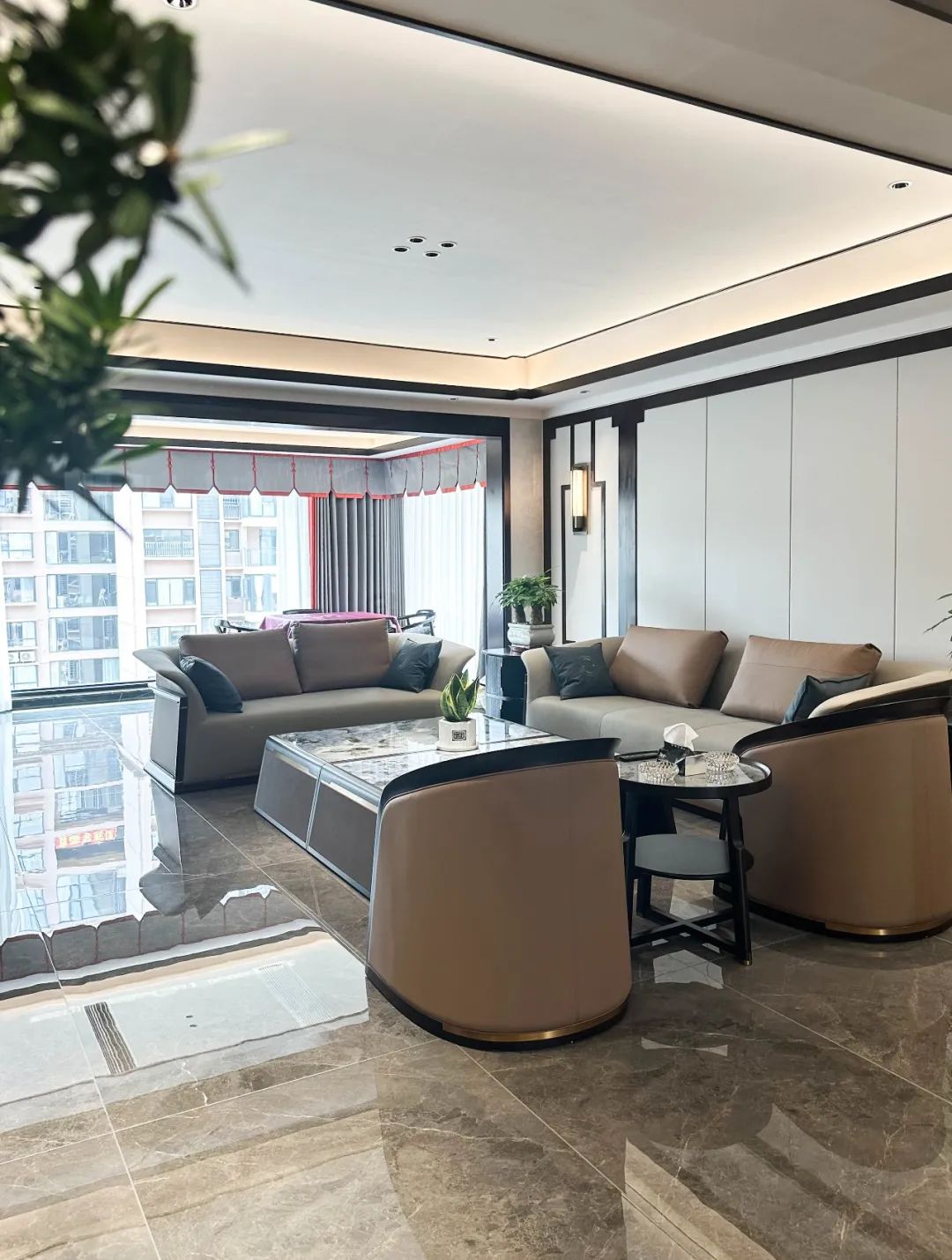 百萬(wàn)案例|273㎡新中式風(fēng)——不能錯(cuò)過(guò)的詩(shī)意棲居體驗(yàn)(圖4) 百萬(wàn)案例|273㎡新中式風(fēng)——不能錯(cuò)過(guò)的詩(shī)意棲居體驗(yàn)(圖4)