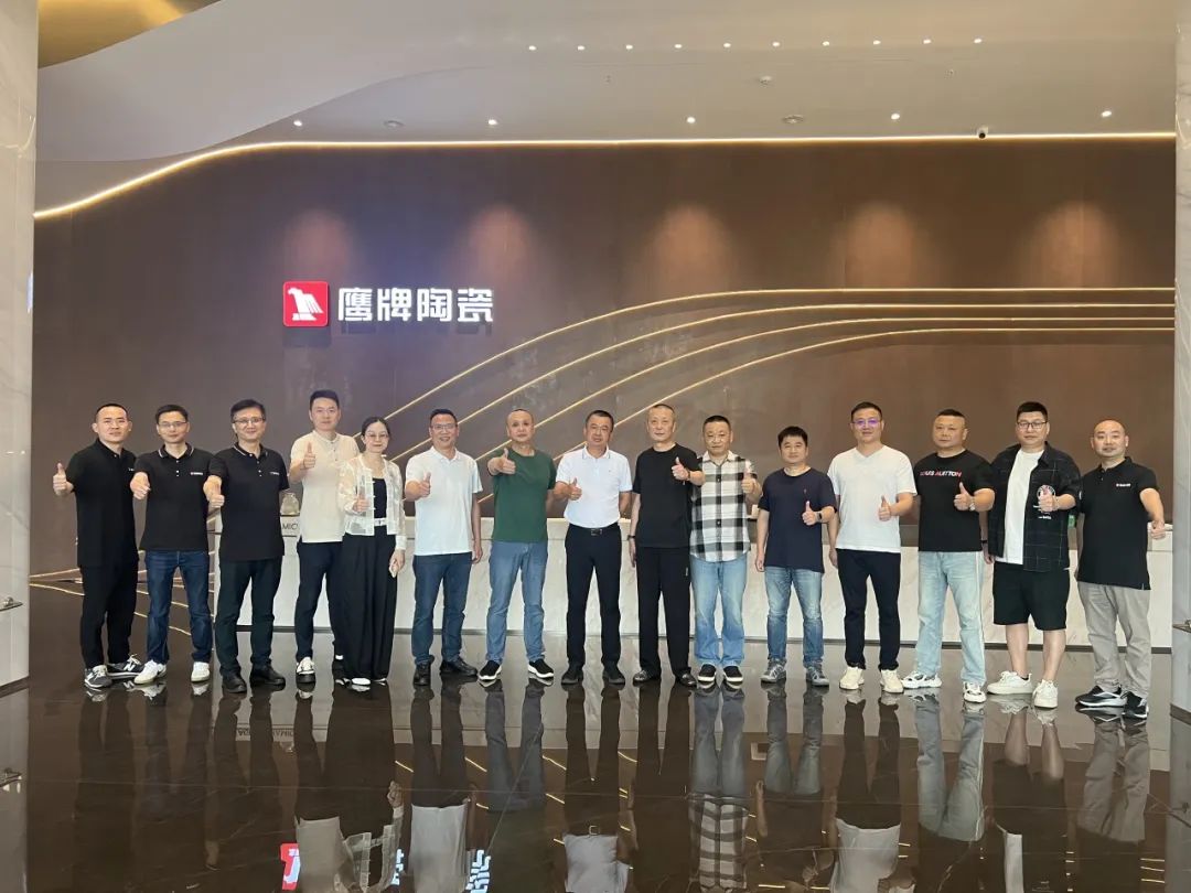 共話家居發(fā)展新趨勢｜湖南千思裝飾集團張董一行蒞臨鷹牌總部參觀交流(圖13)