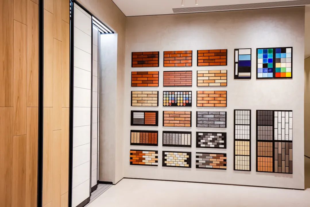 共話家居發(fā)展新趨勢｜湖南千思裝飾集團張董一行蒞臨鷹牌總部參觀交流(圖11)