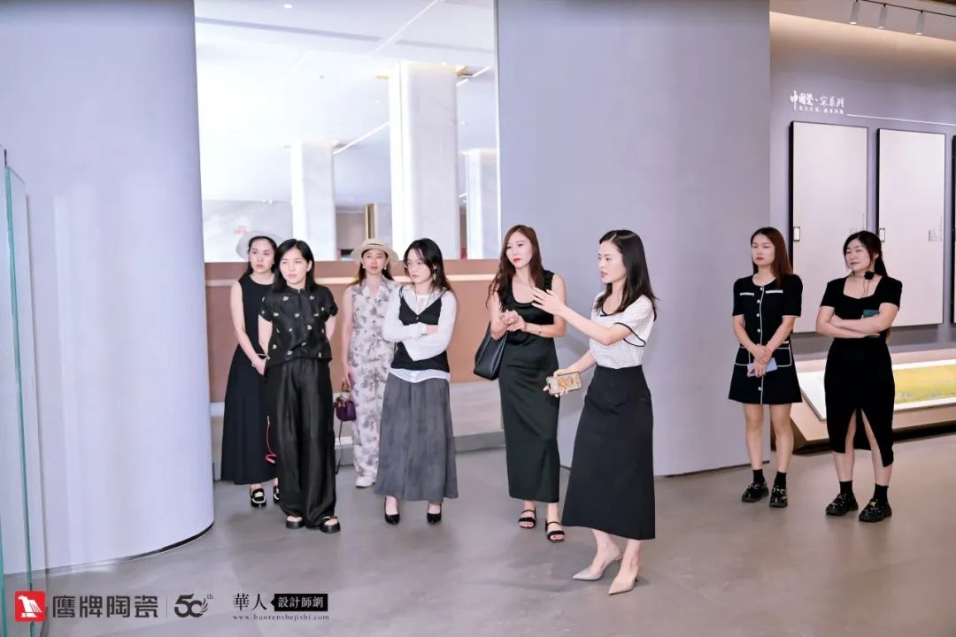 詩(shī)意風(fēng)雅“中國(guó)瓷·宋系列”鷹牌陶瓷是懂中國(guó)風(fēng)的一一設(shè)計(jì)師“國(guó)風(fēng)瓷磚產(chǎn)品”研發(fā)交流會(huì)圓滿收官(圖4) 詩(shī)意風(fēng)雅“中國(guó)瓷·宋系列”鷹牌陶瓷是懂中國(guó)風(fēng)的一一設(shè)計(jì)師“國(guó)風(fēng)瓷磚產(chǎn)品”研發(fā)交流會(huì)圓滿收官(圖4)