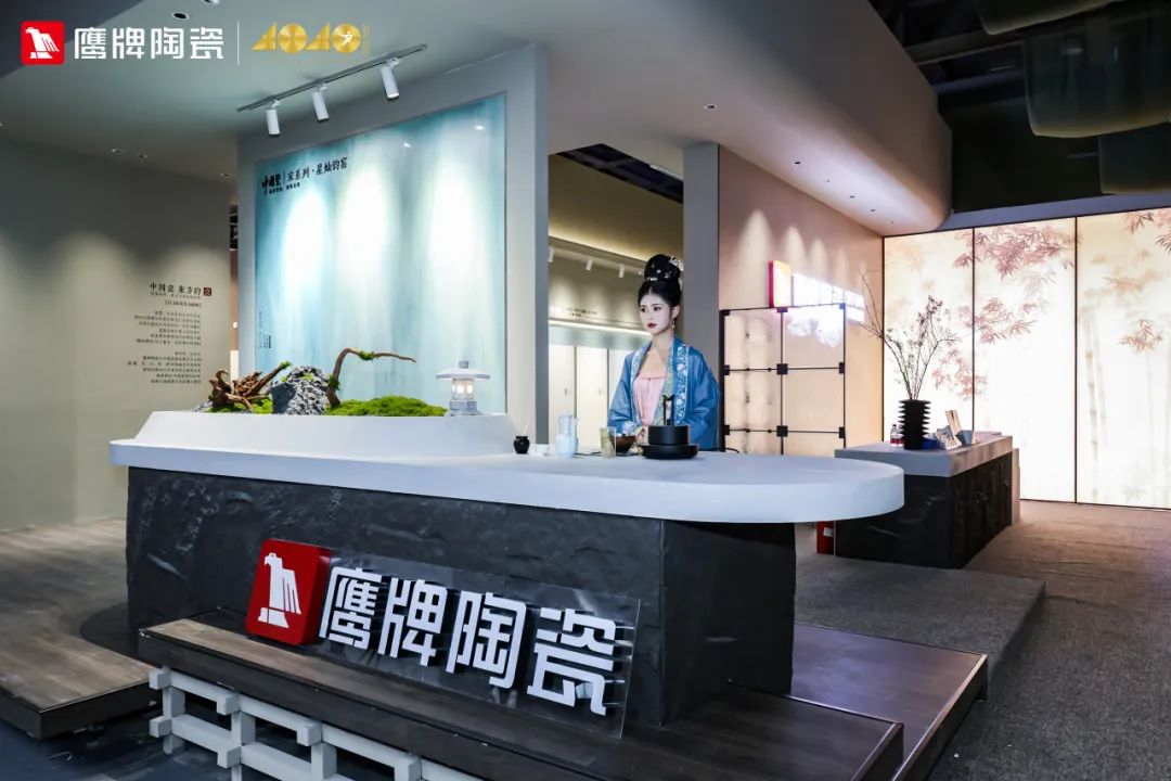 精彩綻放|一起來(lái)看2024鷹牌陶瓷&廣州設(shè)計(jì)周5大亮點(diǎn)(圖4) 精彩綻放|一起來(lái)看2024鷹牌陶瓷&廣州設(shè)計(jì)周5大亮點(diǎn)(圖4)