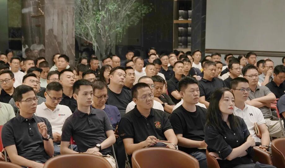 鷹牌新材 · 舊改專家 | 鷹牌新材全新戰(zhàn)略正式啟動(圖7) 鷹牌新材 · 舊改專家 | 鷹牌新材全新戰(zhàn)略正式啟動(圖7)