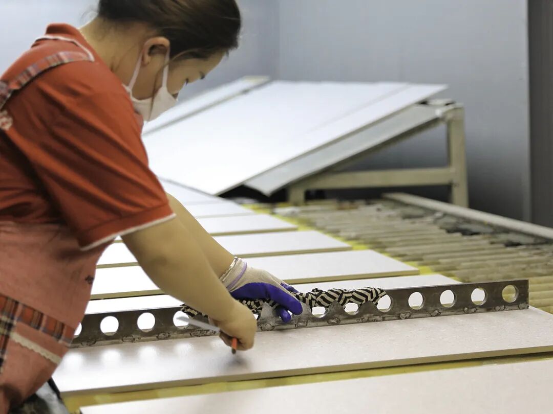 再添榮譽|鷹牌陶瓷榮獲2025中國陶瓷質(zhì)造百強！(圖8)